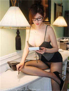 《韩国美女教你接吻-国产精品人妻久久久999》