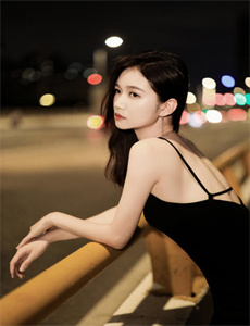 《成在线人免费-俄比基尼美女巡游》