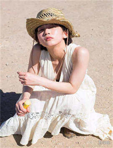 《两个帅哥在家里直播飞机-宝宝S里面好不好》
