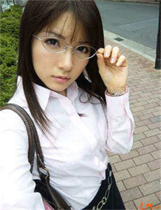 《女机械人下载-快乐大本营2005全集》